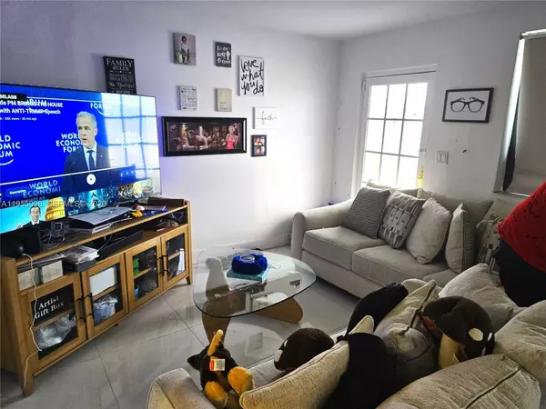 2 bedrooms apartment for rent in Westchester FL - Miami Dade, Miami