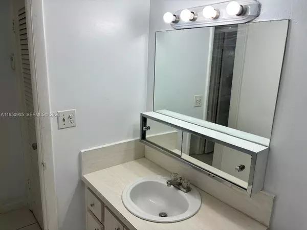 2 bedrooms apartment for rent in North Miami Beach - Miami Dade, Miami