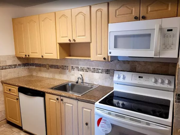 3 bedrooms apartment for rent in West Park - Broward County, Miami