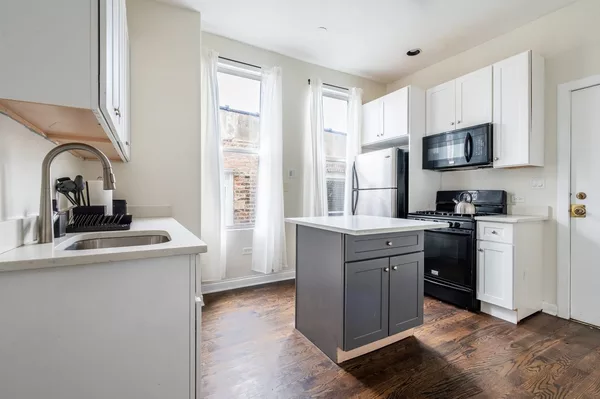 Coliving in Ukrainian Village - West Side, Chicago