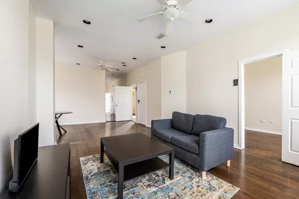 Coliving in Ukrainian Village - West Side, Chicago