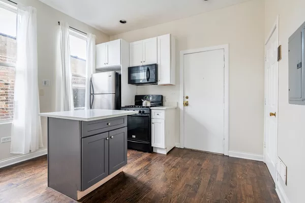 Coliving in Ukrainian Village - West Side, Chicago