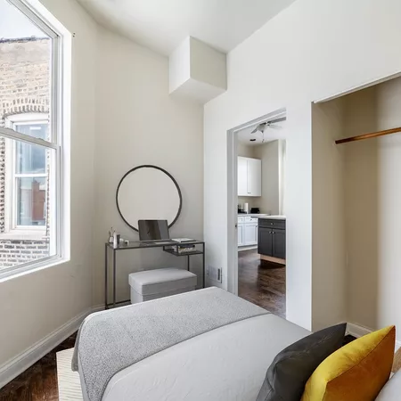 Coliving in Ukrainian Village - West Side, Chicago