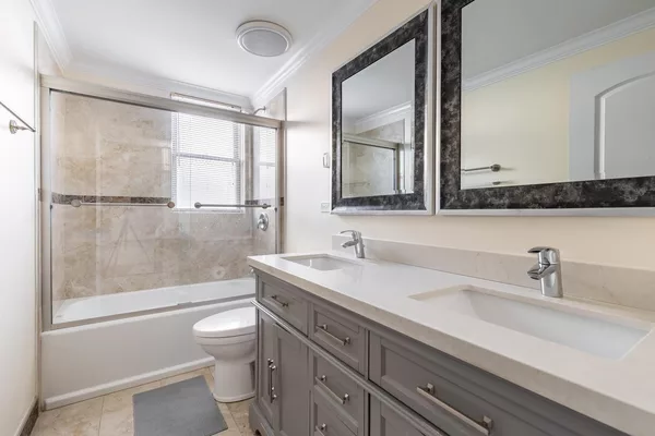 Coliving in Avondale - North Side, Chicago