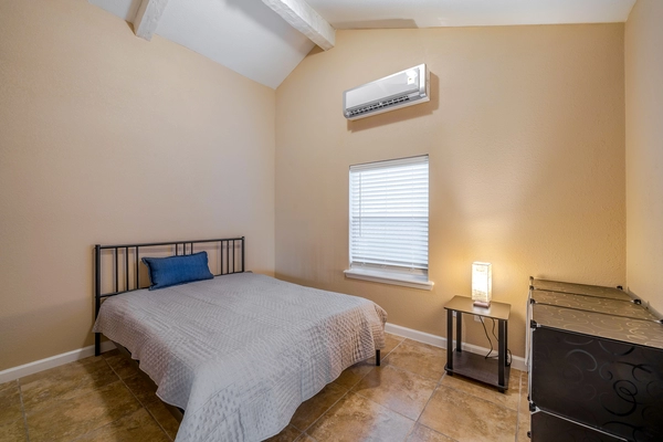 Coliving in Acres Home - Nw Houston, Houston