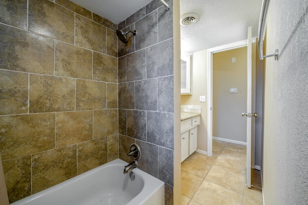 Coliving in Acres Home - Nw Houston, Houston