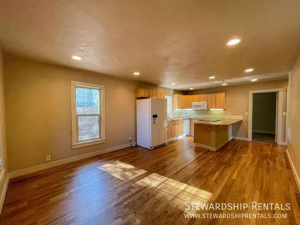 5 bedrooms apartment for rent in Harlow - Eugene, Eugene