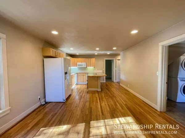 5 bedrooms apartment for rent in Harlow - Eugene, Eugene