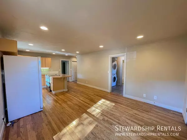 5 bedrooms apartment for rent in Harlow - Eugene, Eugene