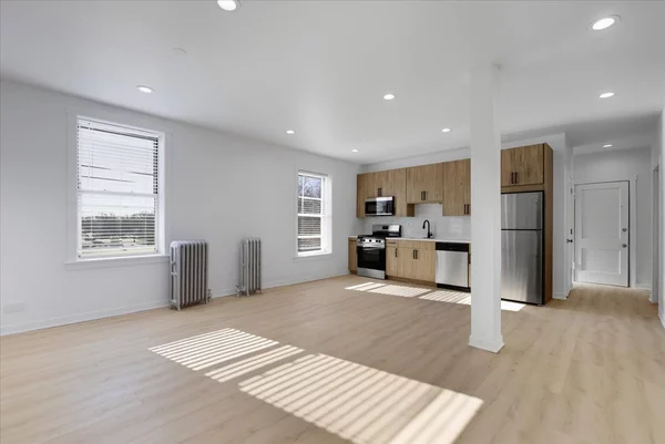 3 bedrooms apartment for rent in West Ridge - Far North Side, Chicago