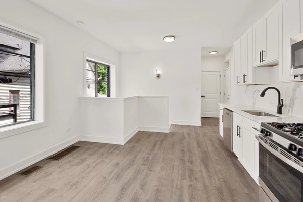 4 bedrooms apartment for rent in Logan Square - North Side, Chicago