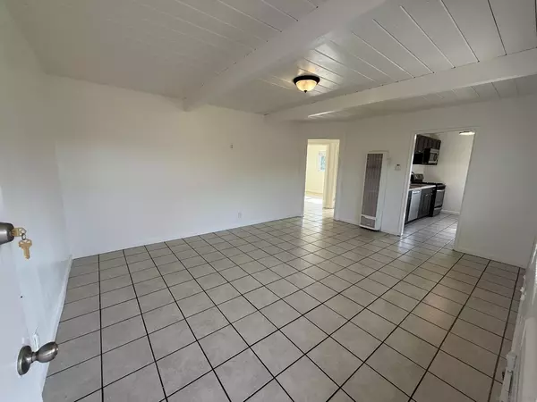 2 bedrooms apartment for rent in Logan Heights - Central SD, San Diego