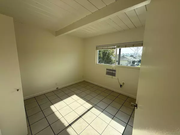 2 bedrooms apartment for rent in Logan Heights - Central SD, San Diego