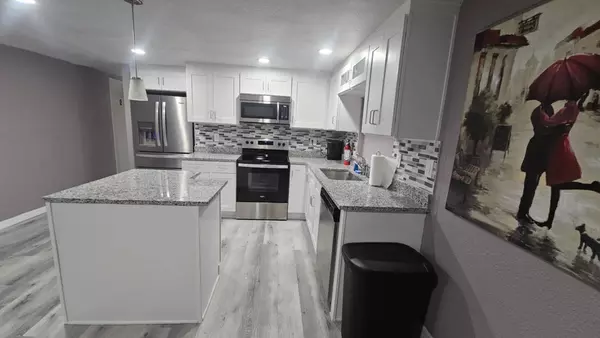 Coliving in Odessa - North Tampa, Tampa