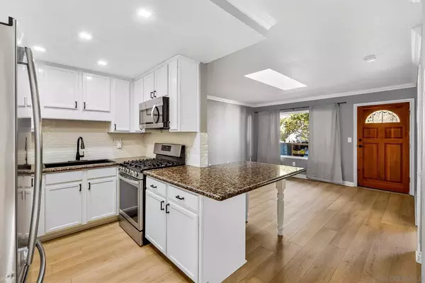 3 bedrooms apartment for rent in Talmadge - Inland, San Diego