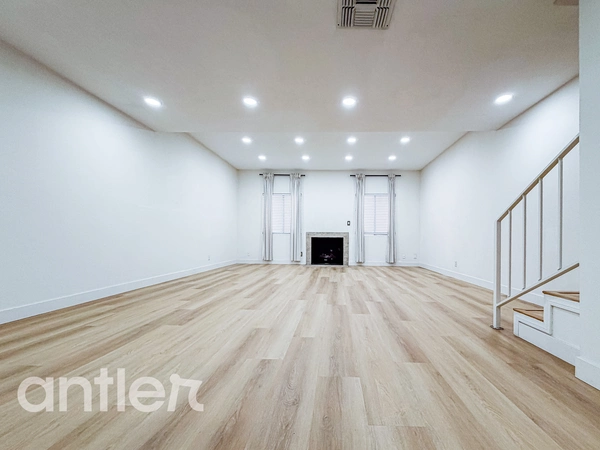 2 bedrooms apartment for rent in Brentwood - Westside / South Bay, Los Angeles