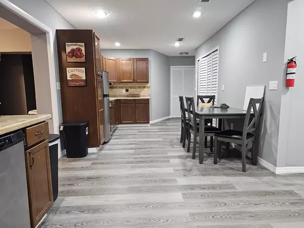 Coliving in Cedar Hills - Westside, Jacksonville