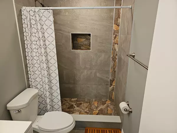 Coliving in Cedar Hills - Westside, Jacksonville