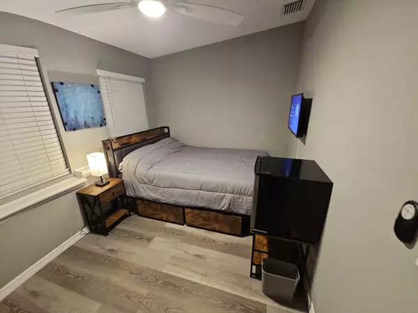 Coliving in Cedar Hills - Westside, Jacksonville