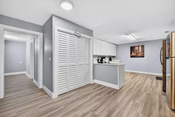 Coliving in Live Oaks Square - East Tampa, Tampa