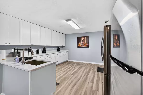 Coliving in Live Oaks Square - East Tampa, Tampa