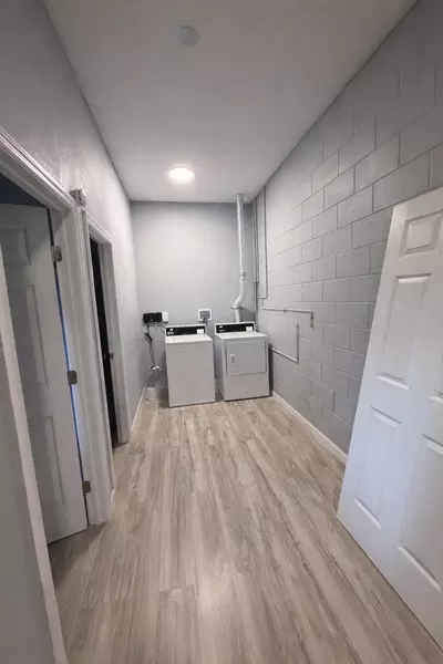 Coliving in Live Oaks Square - East Tampa, Tampa