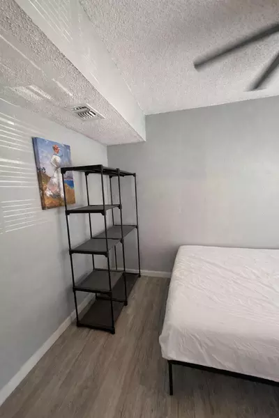 Coliving in Live Oaks Square - East Tampa, Tampa