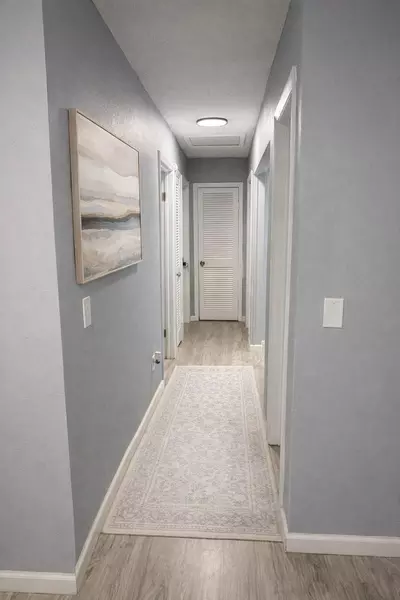 Coliving in Live Oaks Square - East Tampa, Tampa