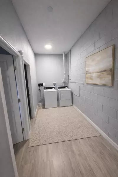 Coliving in Live Oaks Square - East Tampa, Tampa