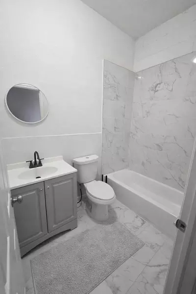 Coliving in Live Oaks Square - East Tampa, Tampa