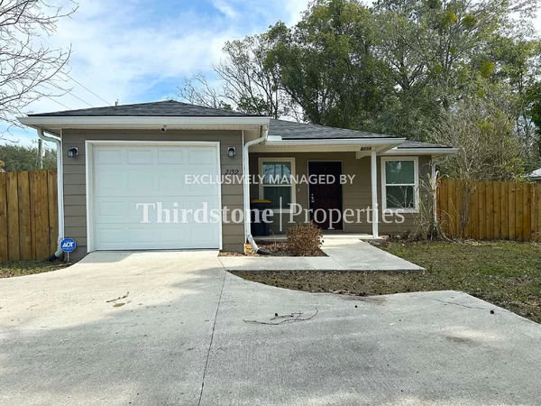 3 bedrooms apartment for rent in Lackawanna - Westside, Jacksonville