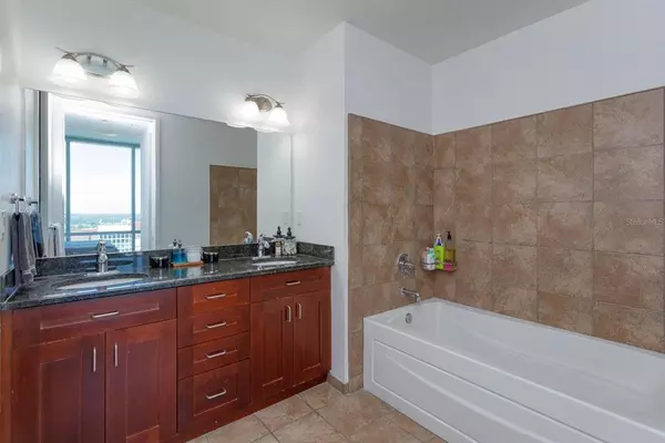 2 bedrooms apartment for rent in Central Business District - Central Orlando, Orlando