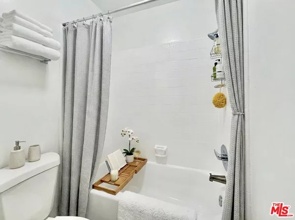 Studio Apartment for rent in Carthay - Central Los Angeles, Los Angeles