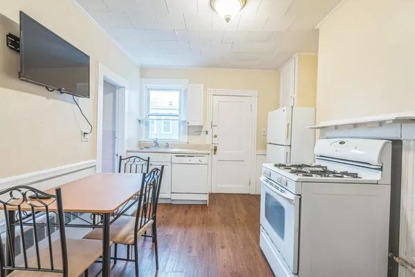 4 bedrooms apartment for rent in Avon Hill - Cambridge, Boston