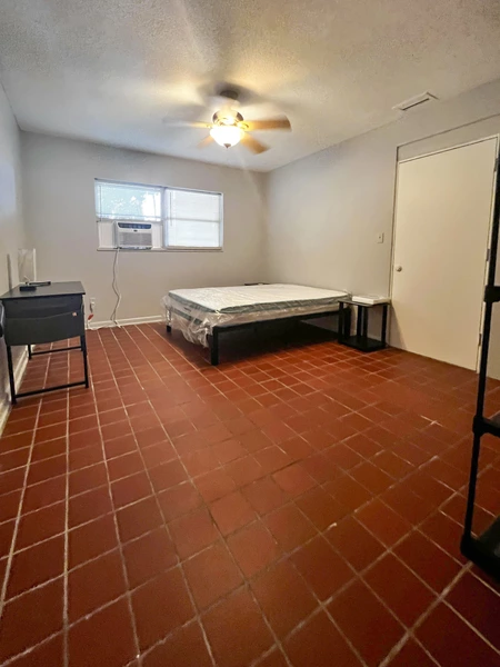 Coliving in Engelwood Park - East Orlando, Orlando