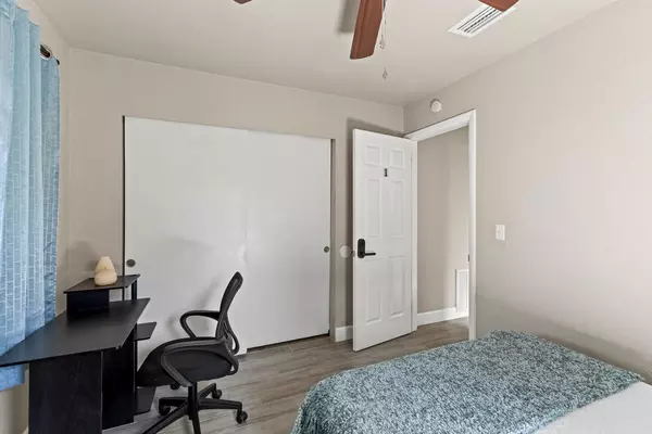 Coliving in University Square - North Tampa, Tampa