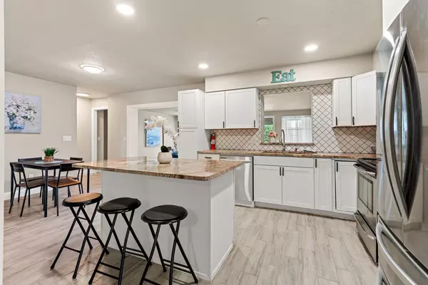 Coliving in University Square - North Tampa, Tampa