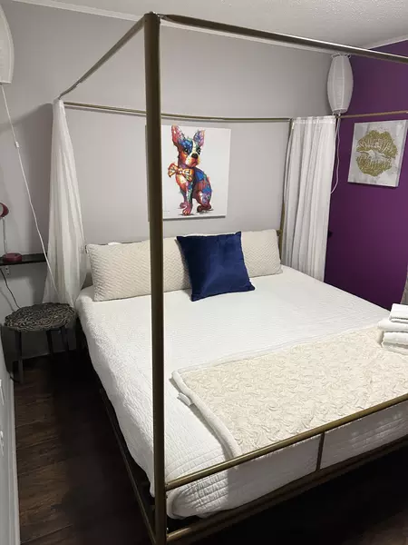 Coliving in Idlewild South - East Charlotte, Charlotte