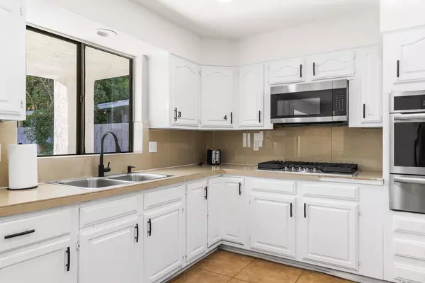 Coliving in Cathedral City - Inland Empire, Los Angeles