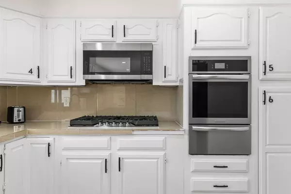 Coliving in Cathedral City - Inland Empire, Los Angeles