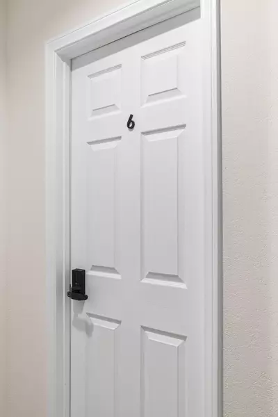 Coliving in Cathedral City - Inland Empire, Los Angeles