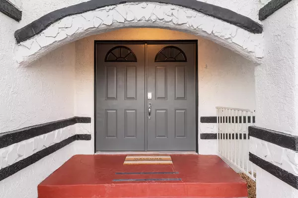 Coliving in Cathedral City - Inland Empire, Los Angeles