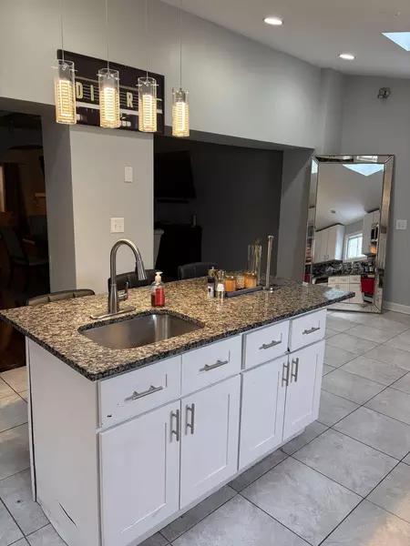 Coliving in Riverdale - Far Southeast Side, Chicago