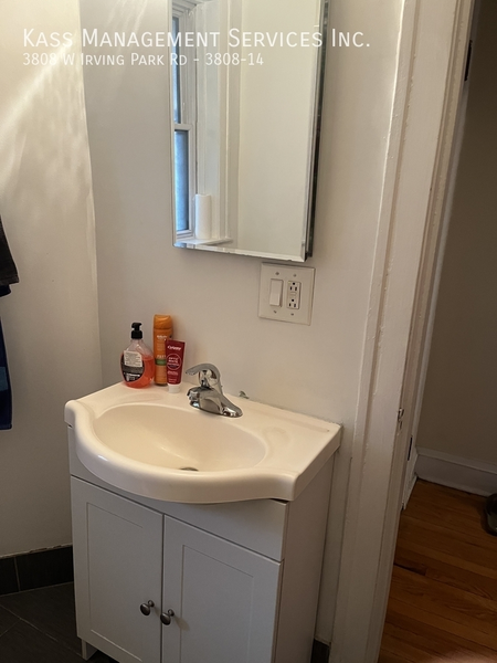 1 bedroom apartment for rent in Irving Park - Northwest Side, Chicago