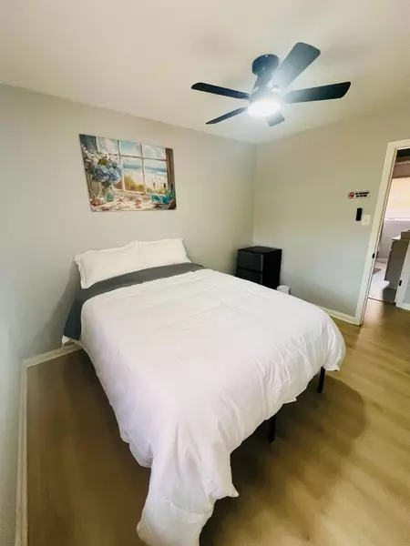 Coliving in North Sharon Amity / Reddman Road - East Charlotte, Charlotte