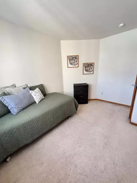 Coliving in Cimarron Hills - East COS, Colorado Springs