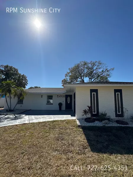 4 bedrooms apartment for rent in Town 'n' Country - West Tampa, Tampa