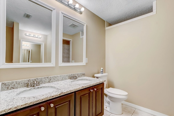 Coliving in Cedar Hills - Westside, Jacksonville