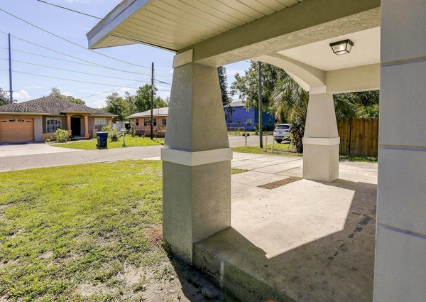 Coliving in Live Oaks Square - East Tampa, Tampa