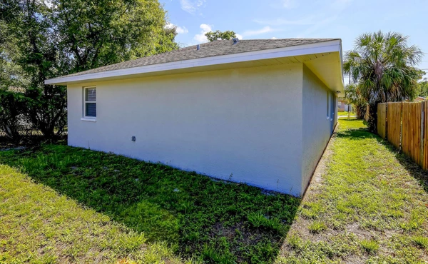 Coliving in Live Oaks Square - East Tampa, Tampa